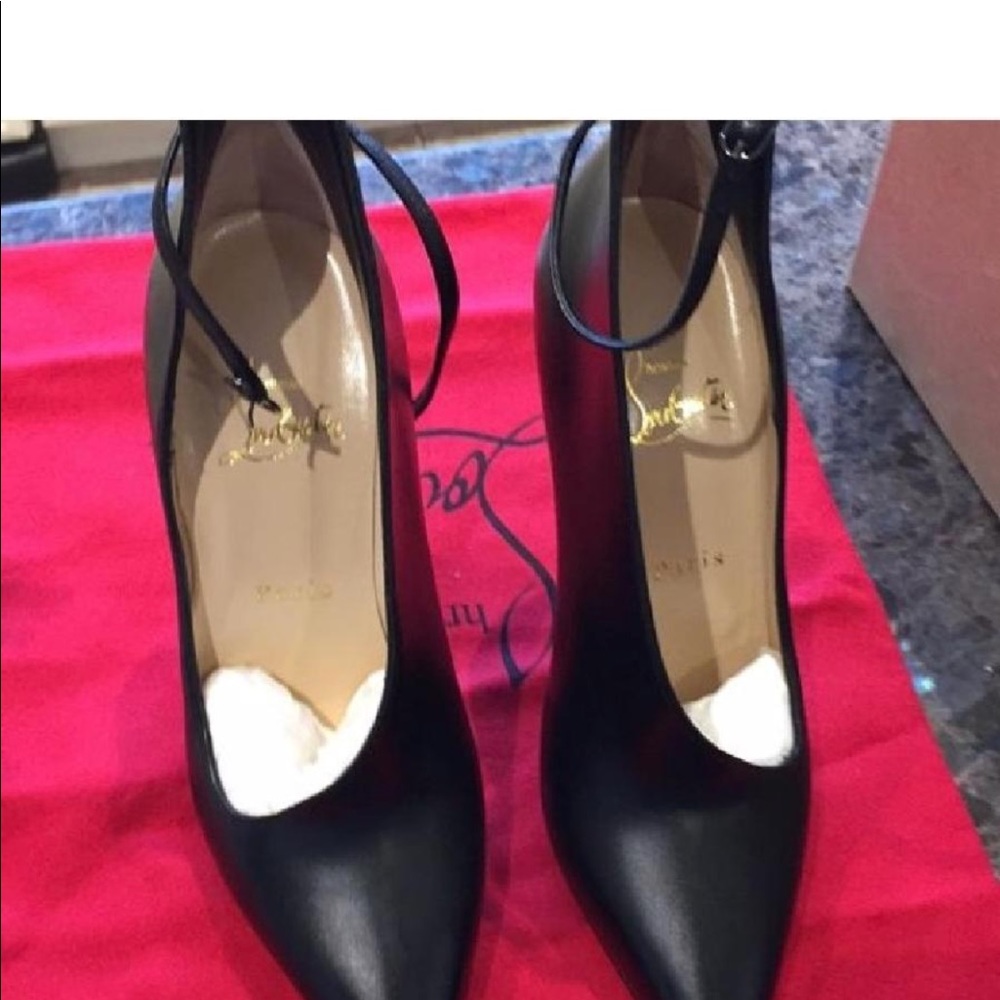 Brand new Christian Louboutin Vampydoly